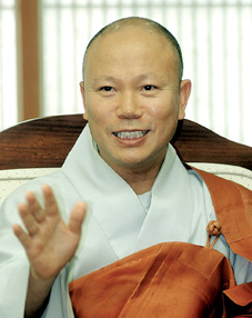 해인사 주지 선각스님 해인사 주지 선각스님