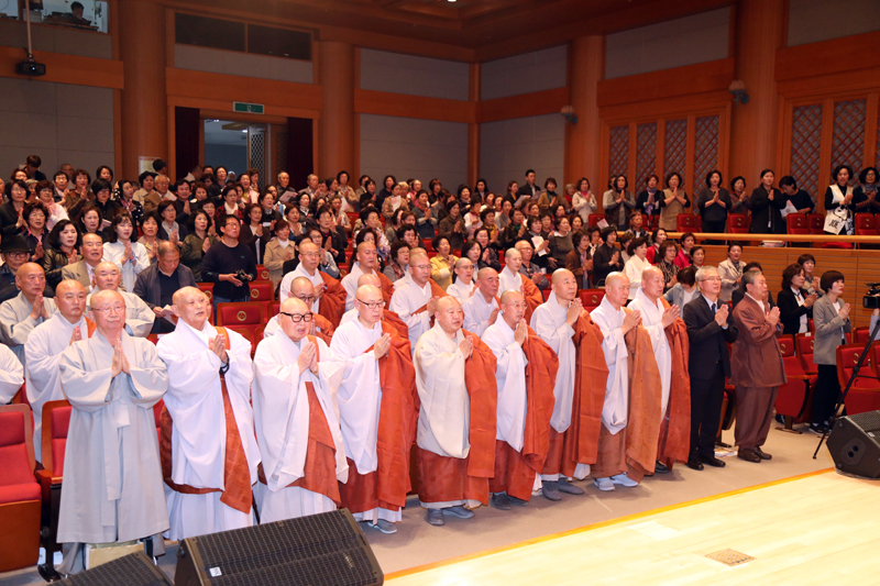 한국불교 오욕의 역사를 기억하고 조속한 진상규명과 피해자 명예회복을 발원하는 자리가 열렸다. 조계종 총무원은 10·27법난 제39주년 기념법회를 봉행했다.