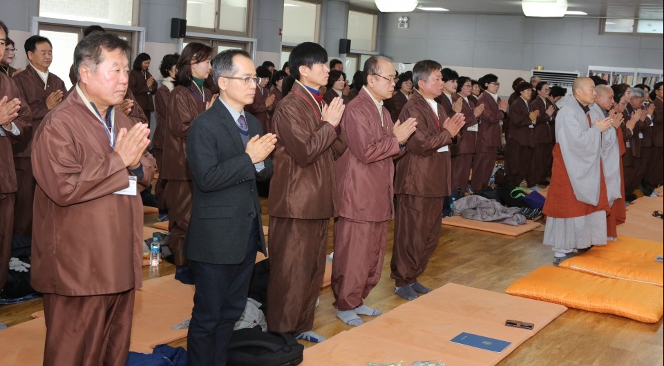 포교사단 충북지역단은 1월4일 속리산 법주사에서 신년법회 및 단장 이·취임 행사를 가졌다.
