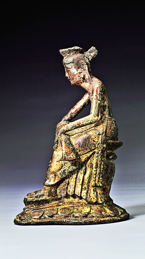 고구려 7세기에 조성된 평천리 출토 금동보살반가사유상은 17.5㎝로 삼성미술관 리움이 소장하고 있다. 반가사유상 조형적 특징은 북제에서 찾을 수 있다.