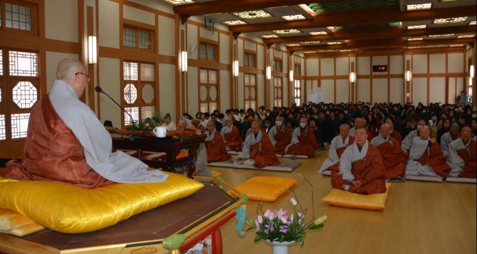 구례 화엄사는 2월1일 동사섭 용타스님 초청 화엄법회를 열었다.