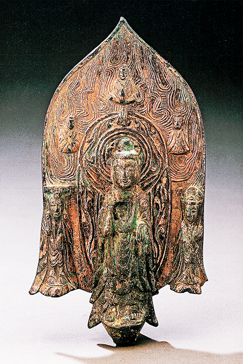 삼성미술관 리움 소장 신묘명(571년) 금동불삼존상은 광배 높이 15.5㎝이다.