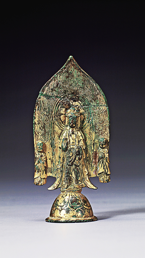 삼성미술관 리움 소장 금동보살삼존상은 보살상을 본존으로 좌우에 제자상이 협시하고 있다. 6세기 후반에 조성된 것으로 추정되며 높이가 8.8cm이다.