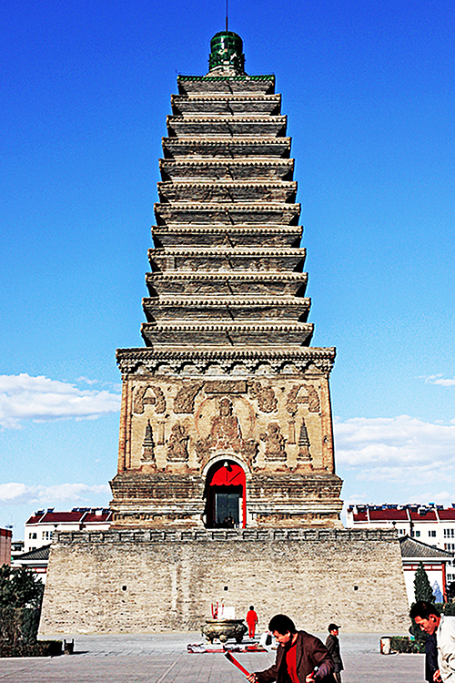 거란불교를 대표하는 불탑인 조양북탑.