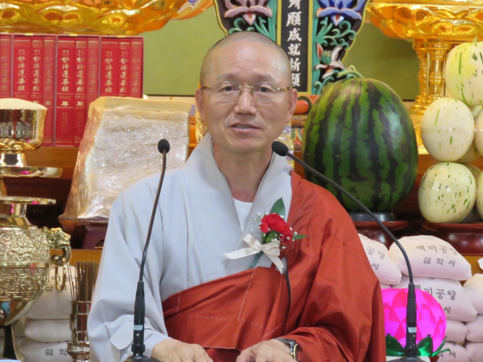 창원시불교연합회장 월도스님은 "새로운 희망으로 불연 깊은 이 국토에 다시 오시는 부처님을 감사와 환희의 등불을 들고 맞이해야 한다"고 봉축했다.