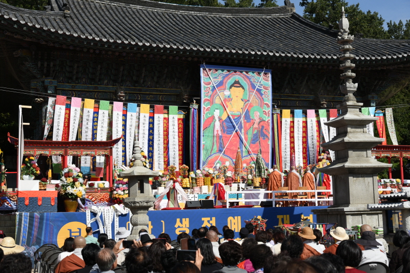서울 봉은사는 개산 1226주년을 맞아 10월17일 역대조사 다례재를 시작으로 다채로운 불교문화축제 행사를 봉행한다. 사진은 지난해 생전예수재 모습.