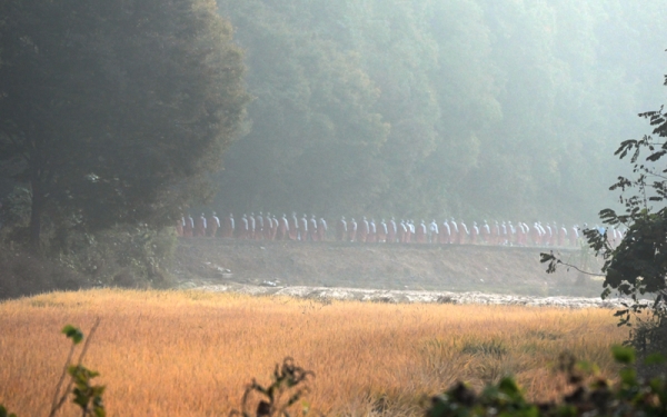 10월7일 대구 동화사를 출발해 10월18일 한반도의 중심 충주 지역을 걷고 있는 '국난극복 불교중흥' 자비순례단. 김형주 기자