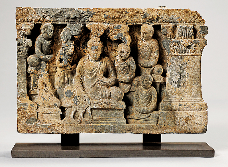 부처님께서 오비구에게 법을 설한 초전법륜을 표현했다.사진=국립중앙박물관