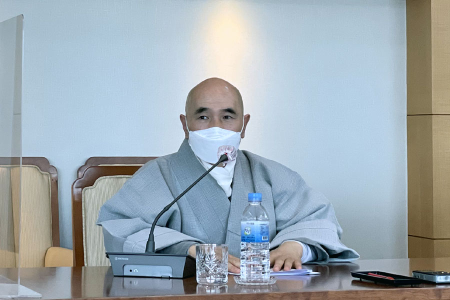 상월결사 총도감 호산스님이 평화순례의 취지와 개요를 설명하고 있다.