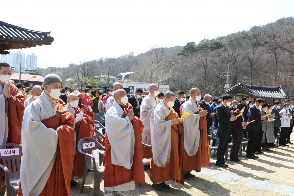 조계종 서산불교연합회는 4월1일 서광사에서 출범식과 초대 회장 취임식을 봉행했다.