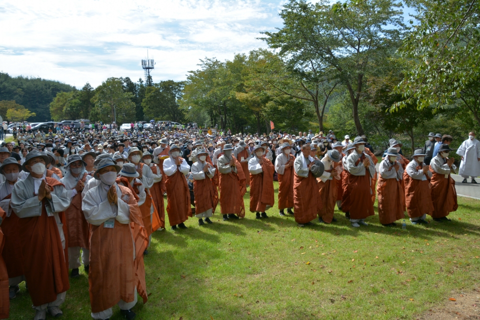 천은사에서 진행된 회향식.