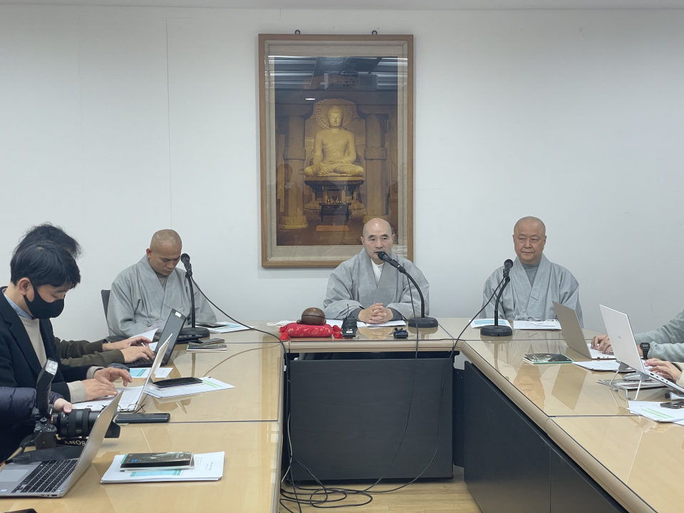 2월7일 한국불교역사문화기념관에서 열린 상월결사 인도순례 기자간담회. 총도감 호산스님이 인도순례에 대해 설명하고 있다.