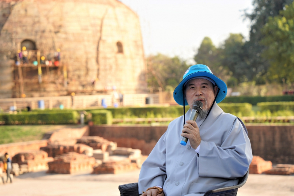 상월결사 회주 자승스님이 인도순례 입재식을 하루 앞둔 2월10일 순례 대중 앞에서 이례적으로 법문을 설했다.