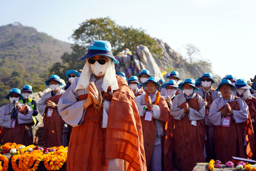 인도순례 17일차, 부처님이 걸었던 길을 따라 영축산에 도착했다.