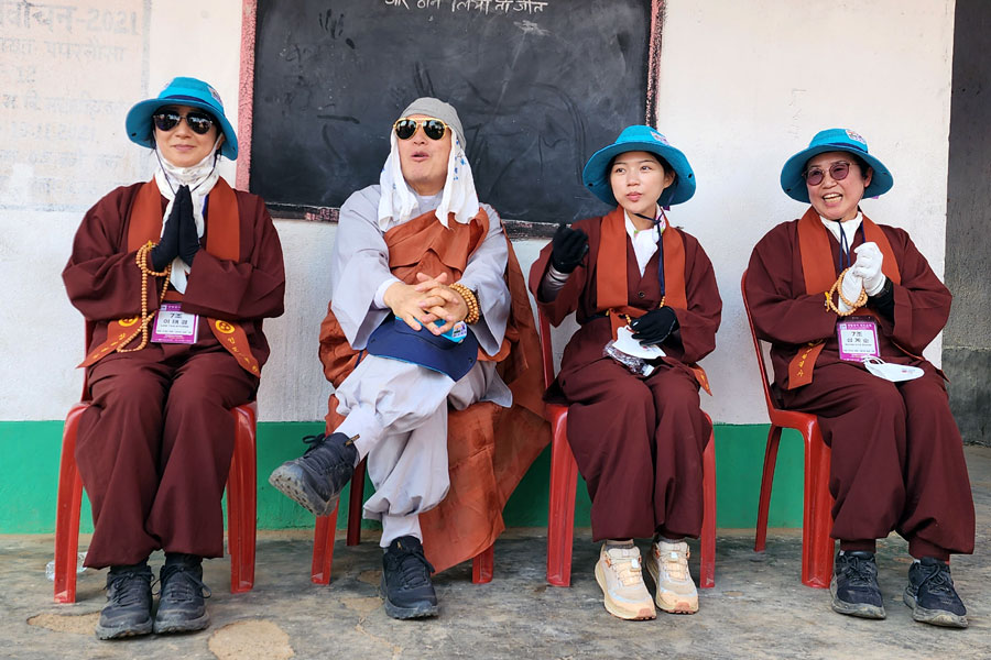 우바이 조와 회주 자승스님. 부처님 이운이 끝나고 소감을 밝히는 자리를 가졌다.
