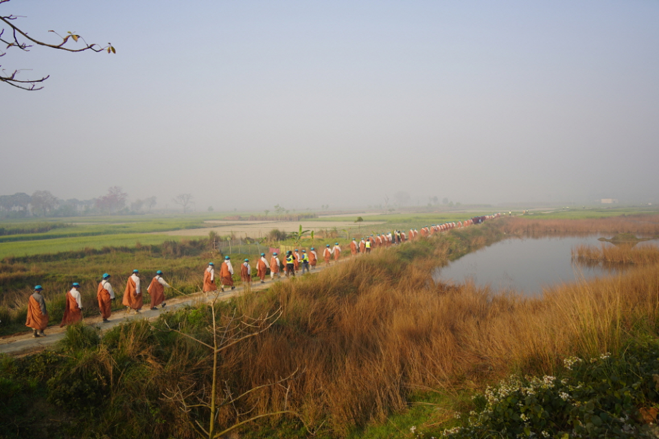 행선하는 모습.