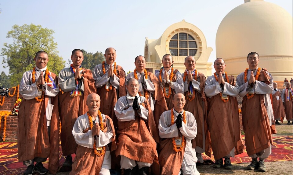 회주 스님과 3조 대중.