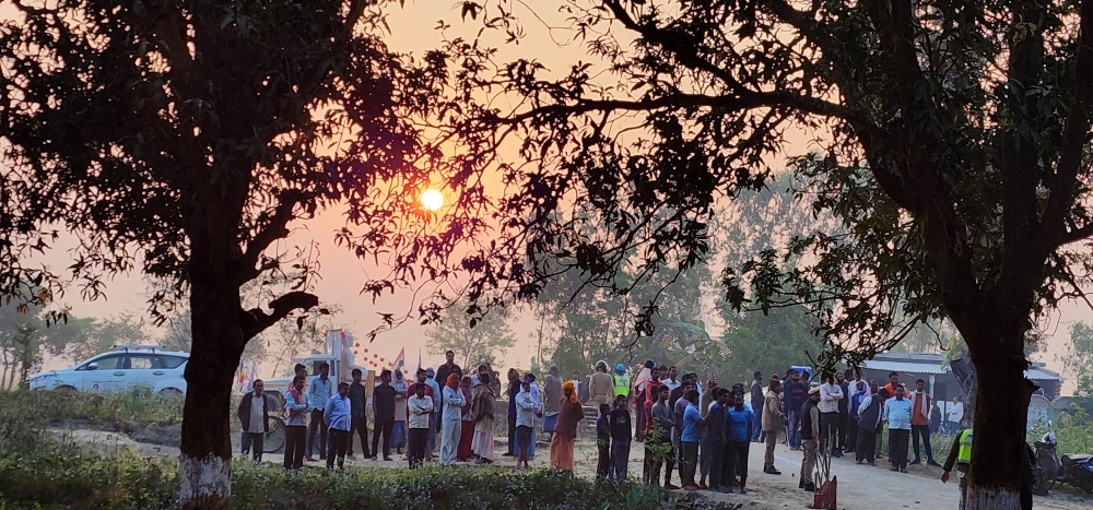 31일차 쉬탈리푸르 마을에서 일출을 맞으며 아침 공양.