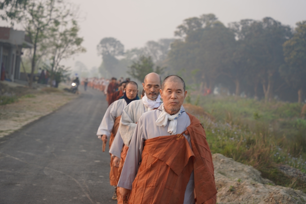 아침 공양 후 행선.