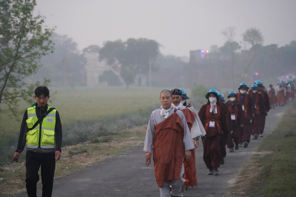 여명이 밝아오는 시간.