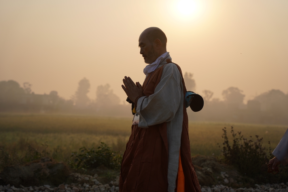 합장 호산스님.