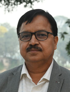 사티야 프라카스 미스라 마하라즈간지 치안판사.