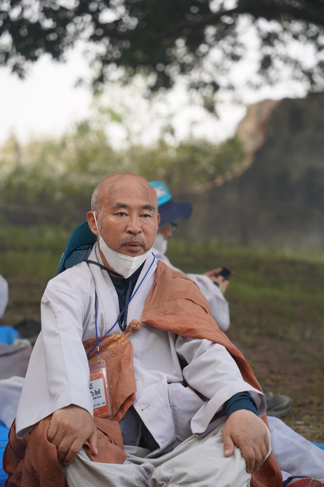 묵언수행 환풍스님의 휴식중 좌선