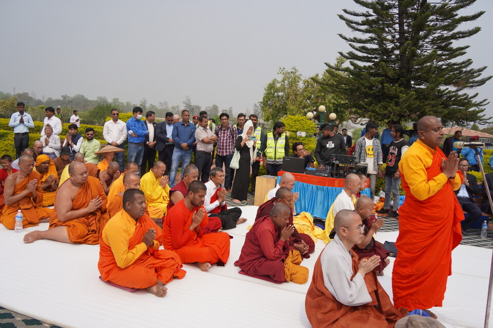 네팔 스님들의 전통불교의식