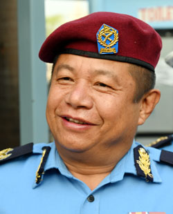 텍 프라사드 라이 경찰청 부청장.