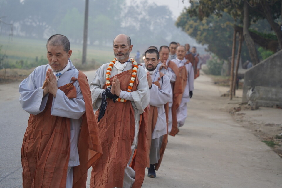행선하는 순례단
