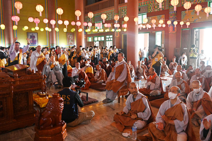 회주 자승스님은 안일한 한국불교에 경종을 울리고 