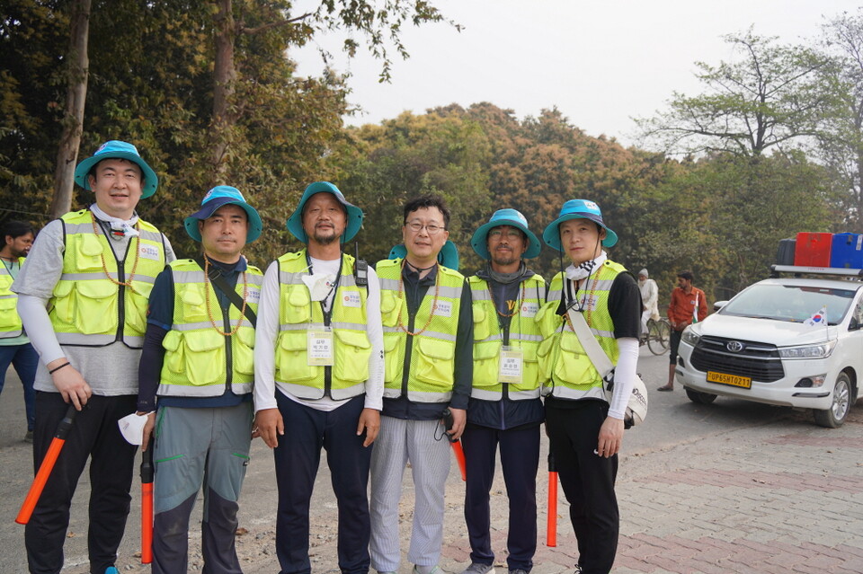 순례단 운영지원단과 응원차 방문한 동국대 직원들이 함께 했다.