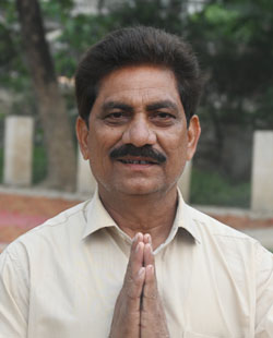 바르니 마을의 주민대표 야소다 난드 미스라 씨.