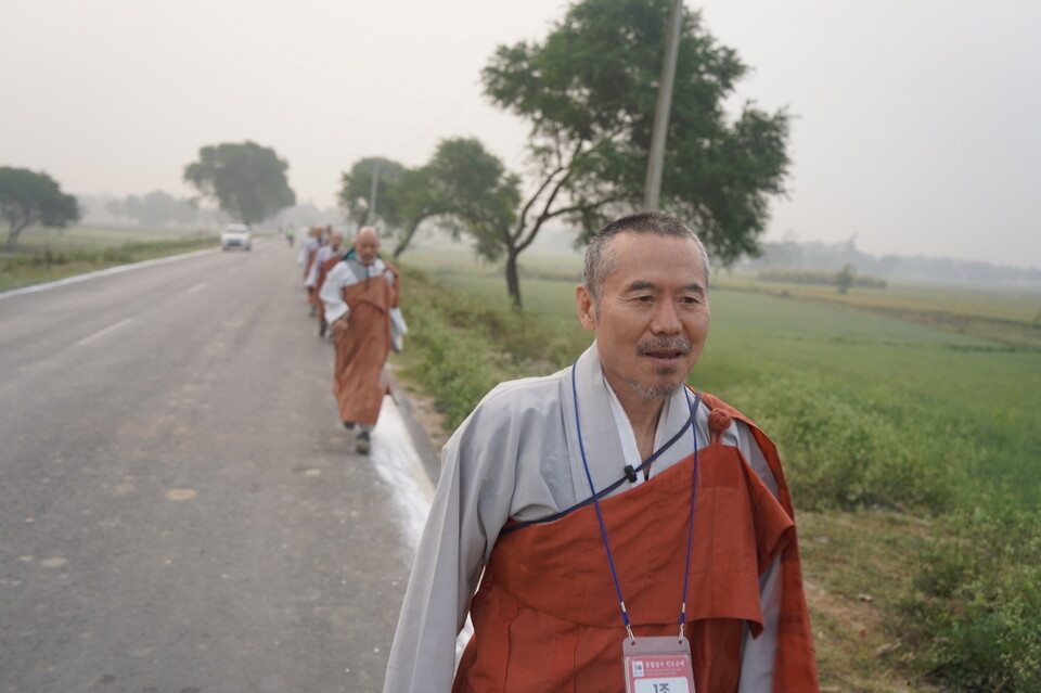 회향 하루 전 포교원장 범해스님의 힘찬 모습
