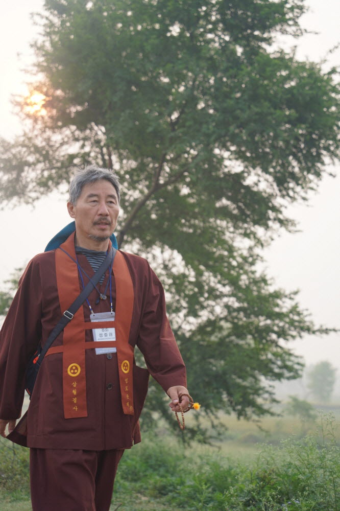 회향 하루 전 쉬라바스티로 향하는 정충래 8조 조장