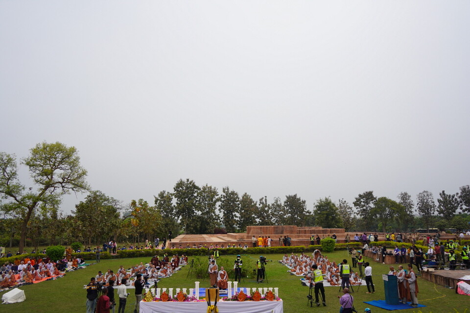 여래향실 앞에서 열린 회향식 모습