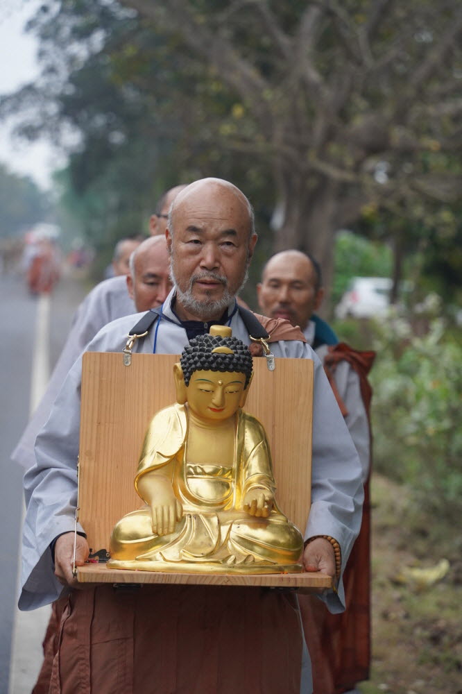노현스님의 불상이운