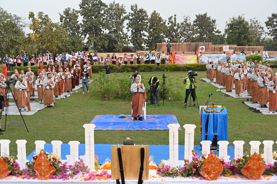 인도 쉬라바스티 기원정사에서 열린 걷기 정진 회향식.