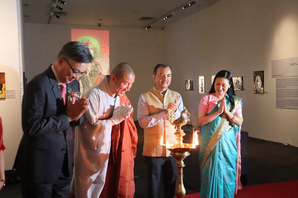 인도 전통에 따라 진행된 점화 의식. 