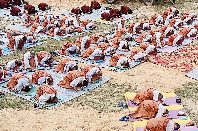 108참회가 108원력으로 바뀌었다. 저녁 예불 후 108배를 하며 순례 대중은 원력을 새긴다.