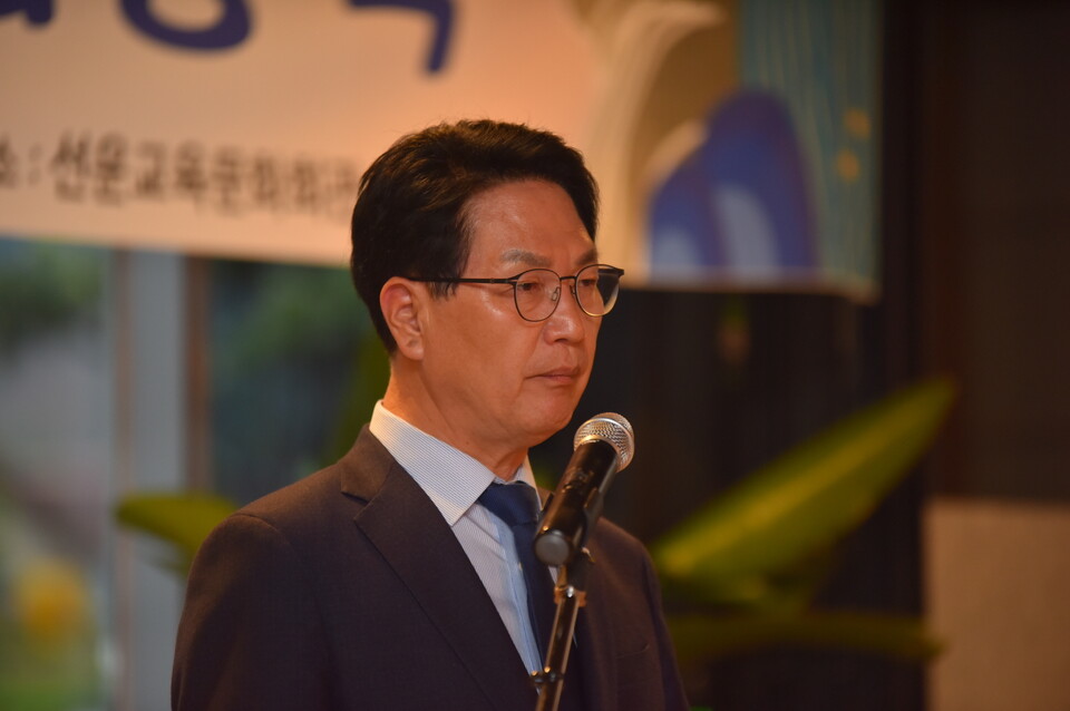 심덕섭 고창군수가 축사를 하고 있다.