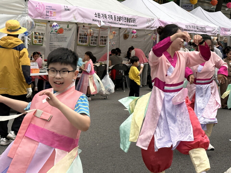 아이들도 즐기는 연등회 전통문화마당 5111