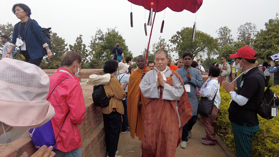 다큐멘터리 '부처님과 함께 걷다' 주요 스틸컷