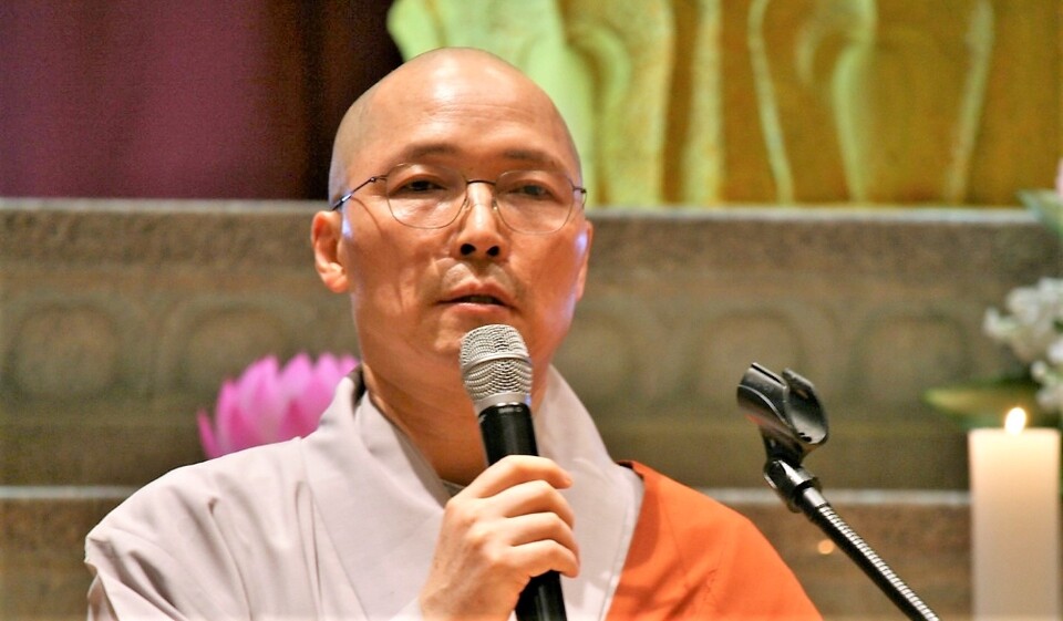 서울 불광사 신임 주지에 동명스님이 취임했다. 6월17일 취임 고불식에서 인사말을 하고 있는 동명스님.