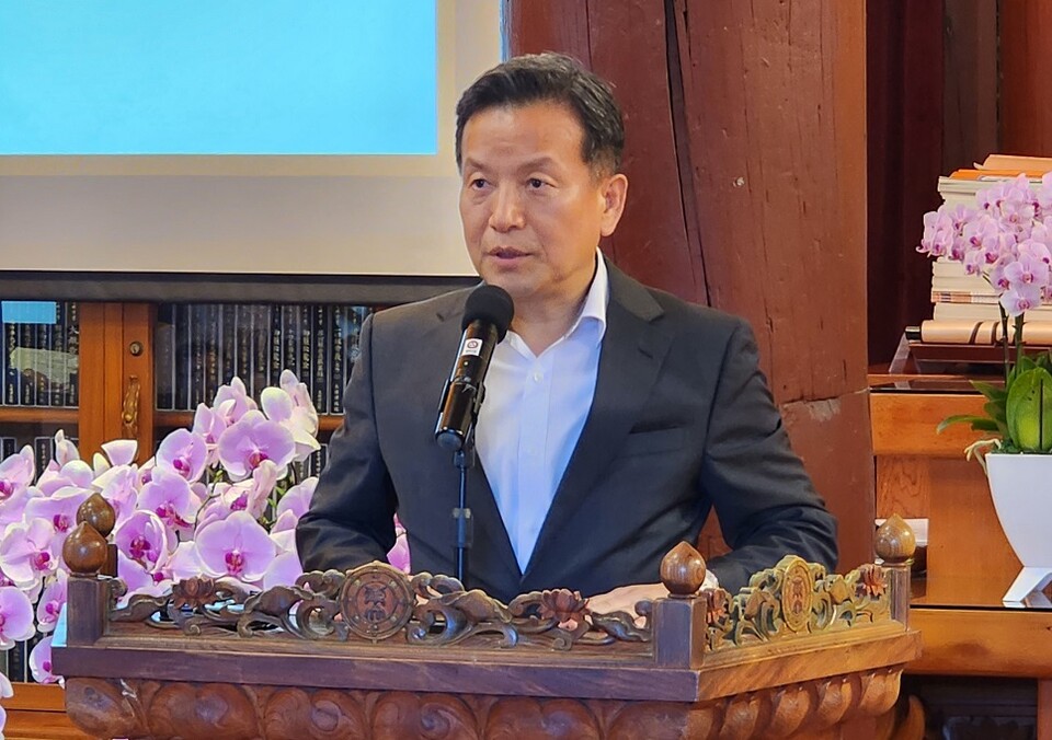 인사말을 하는 김종필 동국대7080동문회장