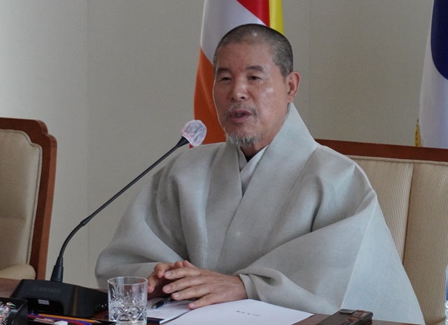 상월결사 회주(동국대 건학위원회 고문) 자승스님이 대학생 전법에 종단과 종파를 초월해 동참해줄 것을 당부하는 인사말을 하고 있다.