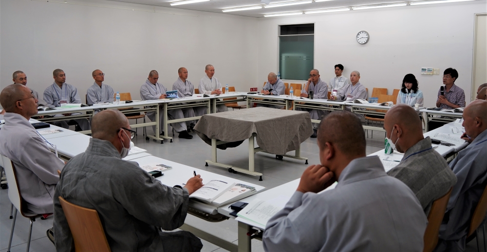 호남권역 전법위원들이 토론하고 있다.