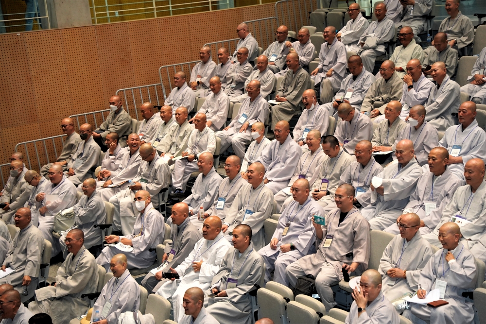 허 교수의 강의를 즐겁게 듣고 있는 전법위원들.