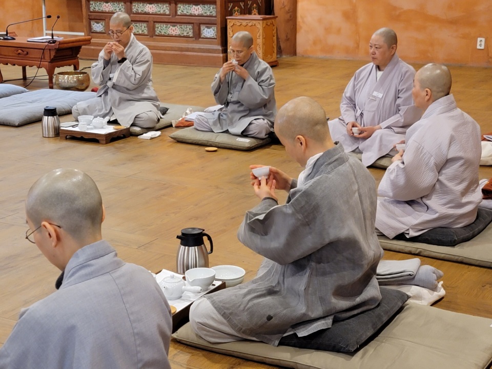 “팔만대장경은 극락정토 가이드북”