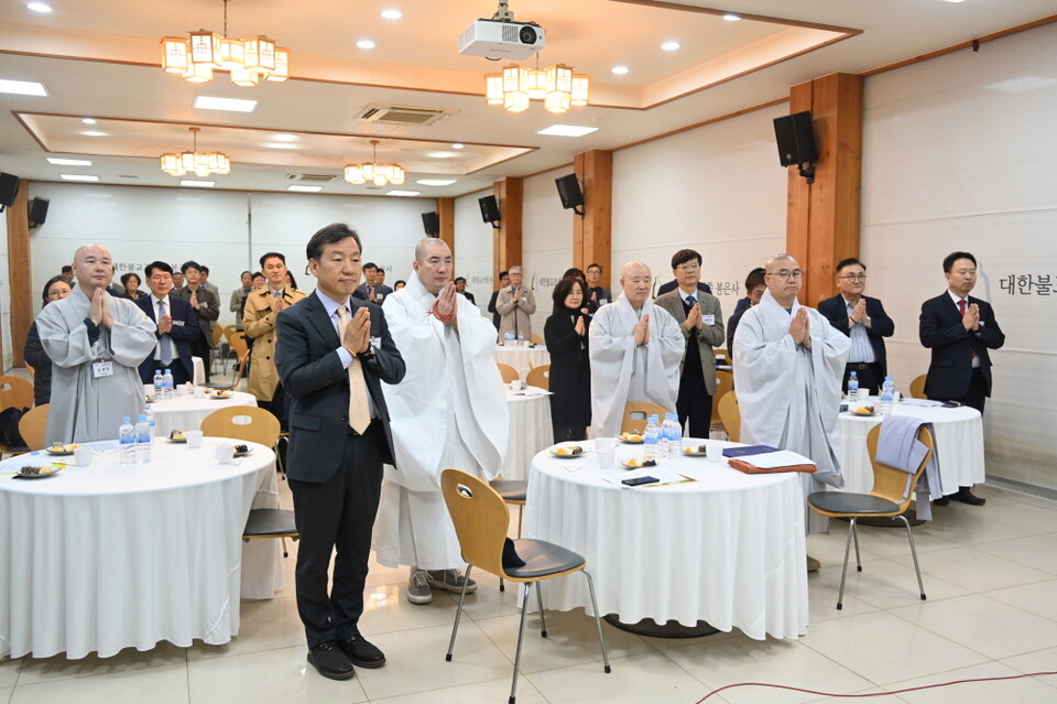  ‘대학생 전법을 위한 불교동아리 지도교수 간담회’
